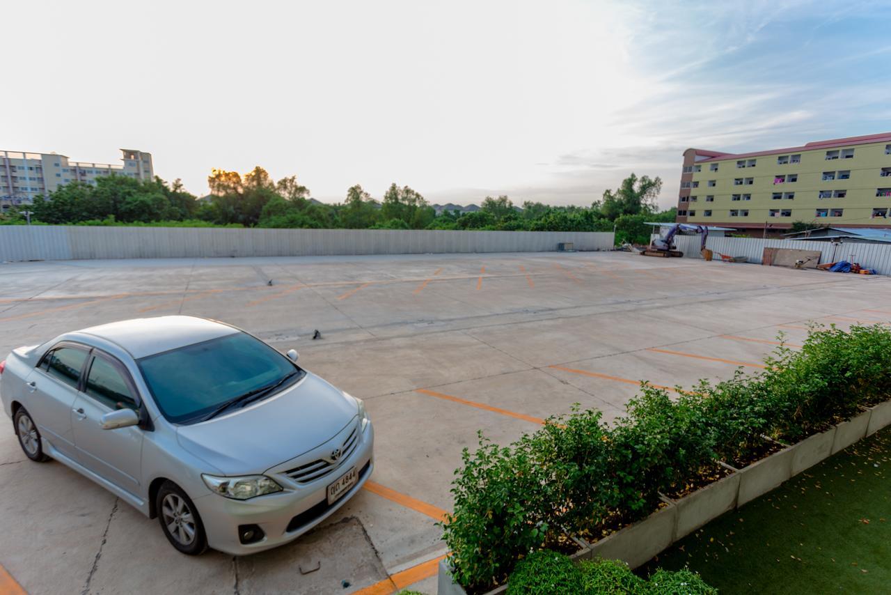 Grand Inter Hotel Samut Sakhon Exteriör bild